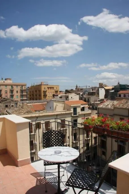 Apartamento A Terrace In The Heart Of Palermo Italia